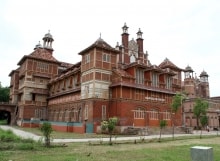 Baroda-art-and-picture-gallery_Sayajibaug